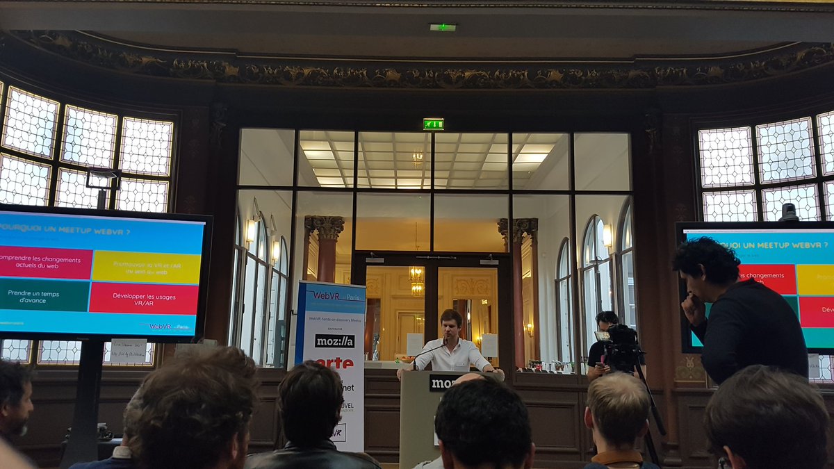 uptale_io's tweet photo. Is WebVR Ready ? The fox says so #webvr #paris #mozilla #aframe #goglasses https://t.co/O1xkSrAZhn