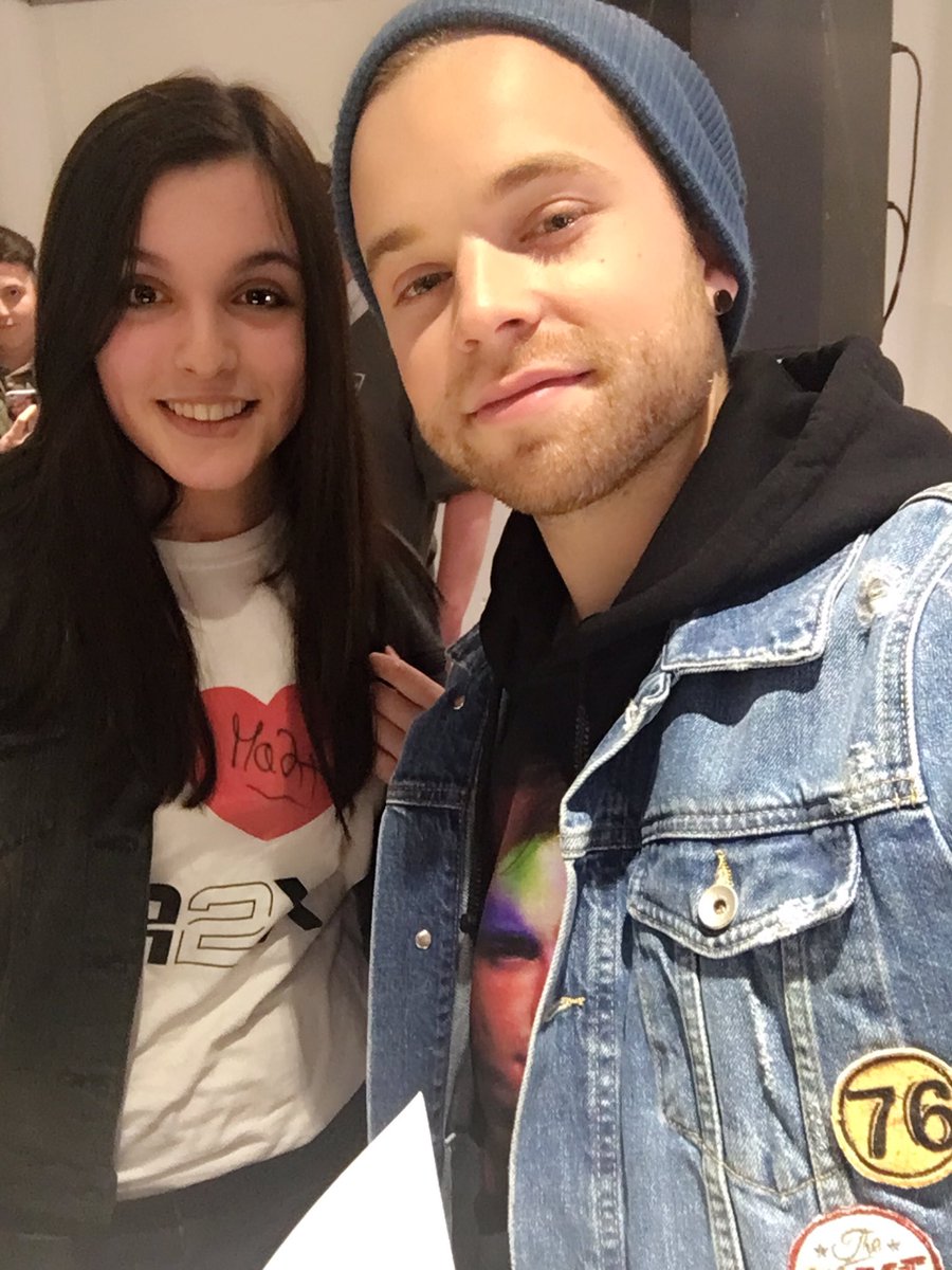 LeaDequaye's tweet photo. @Ma2x Merci pour tout tu est le meilleur des idoles j'espère que On se revoit bientôt ! #Maxmyzer 😍❤️ https://t.co/esvhtOIRp1