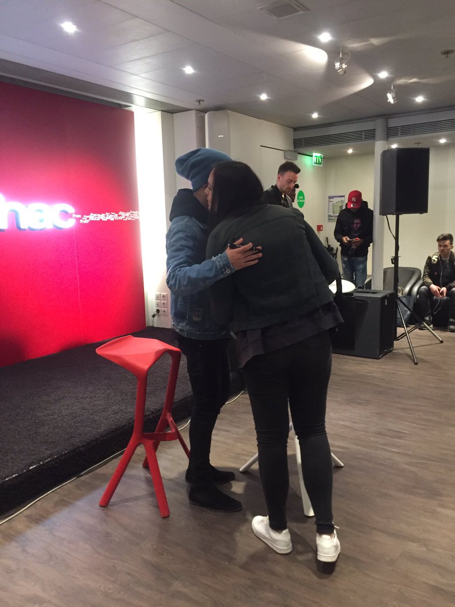 LeaDequaye's tweet photo. @Ma2x Merci pour tout tu est le meilleur des idoles j'espère que On se revoit bientôt ! #Maxmyzer 😍❤️ https://t.co/esvhtOIRp1