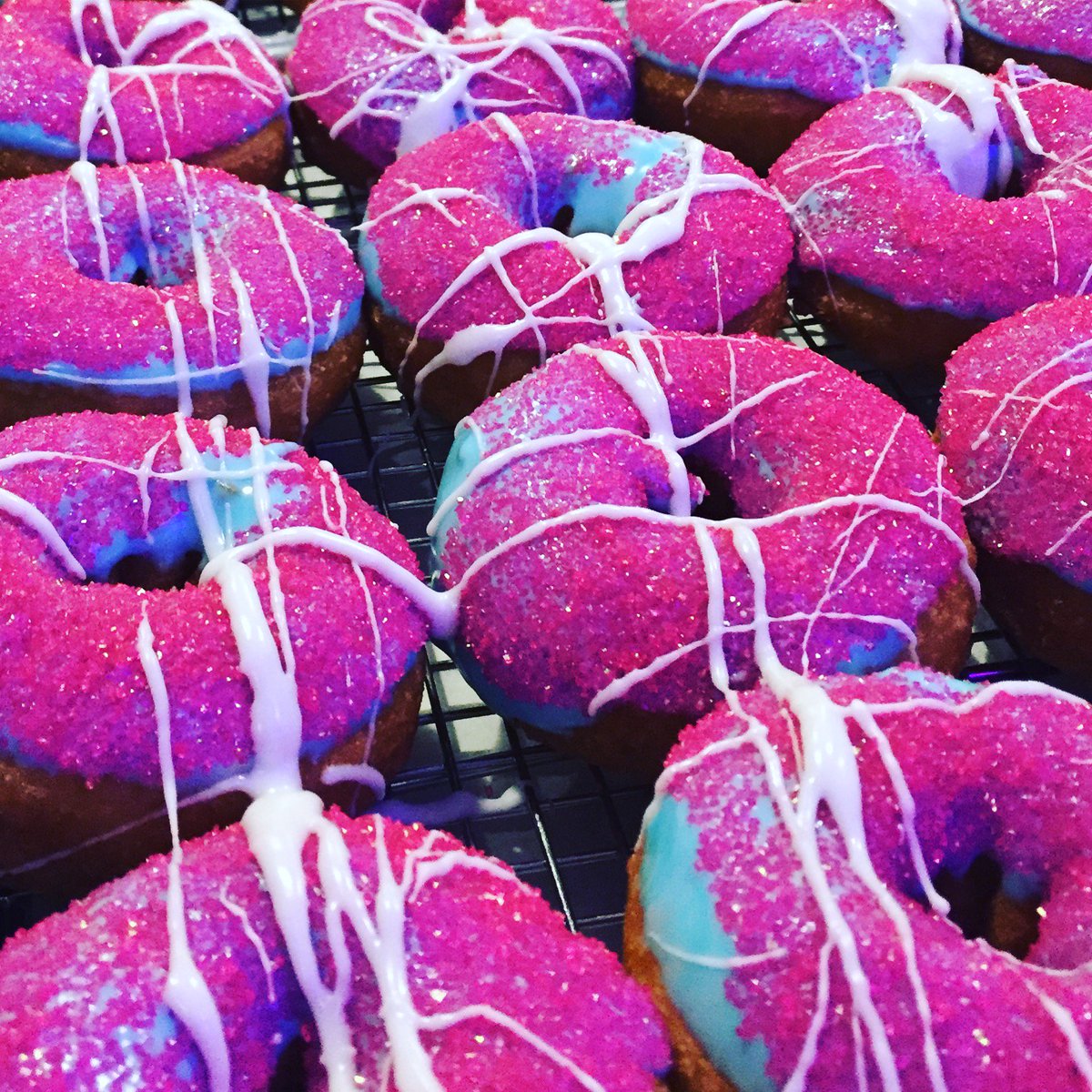 Swillerbees's tweet photo. @Starbucks say hello to our Unicorn donuts! Hustling these beauties since day 1!
Could you even imagine these atop of your frappuccino? https://t.co/trylYyMSjF