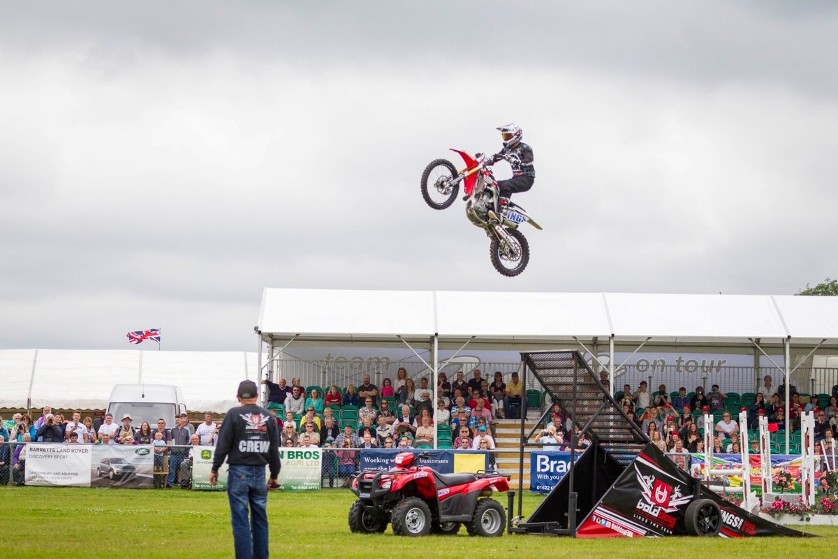 kentcountyshow's tweet image. Are you interested in advertising to 80,000 visitors at #KentShow2017? Book a banner site in one of our Show rings goo.gl/MPB43l