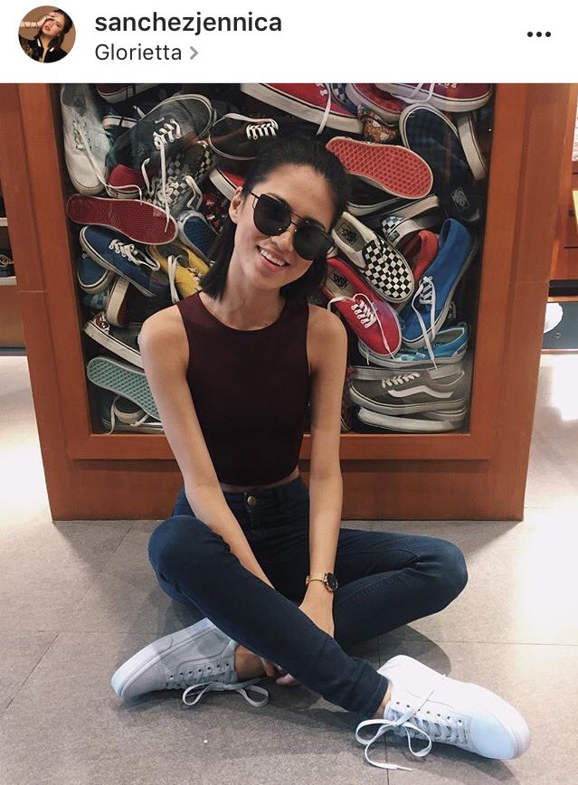updatejennica's tweet photo. #JENNICAUPDATES VANS GIRL ππ https://t.co/kat08vZQRZ -β¨ https://t.co/fuPSxUNMyw