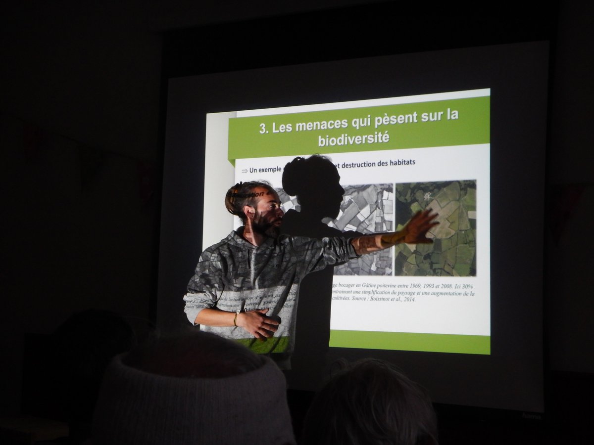ectopyr's tweet photo. hier soir #ectopyr était en conférence à #Foix en #ariege sur les impacts du réchauffement climatique sur la faune! Merci à l'#ANA https://t.co/HZLimdtVux