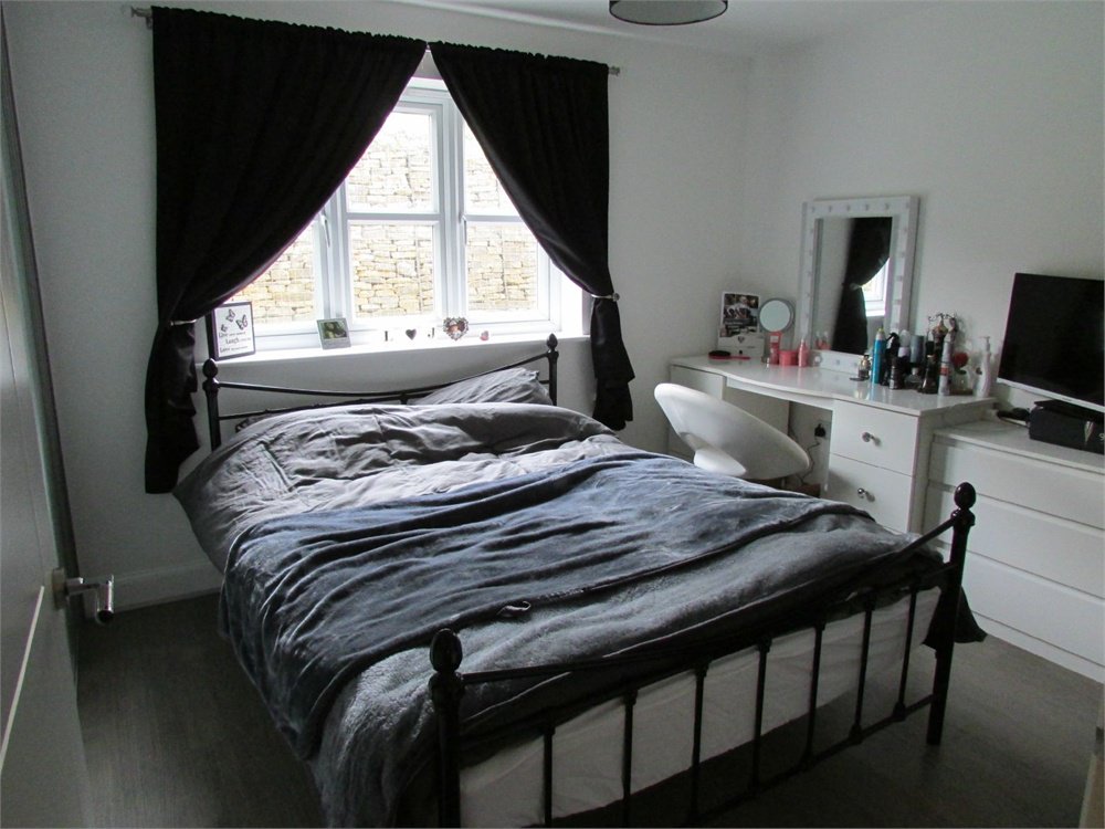 Earnshaw Kay tweet media