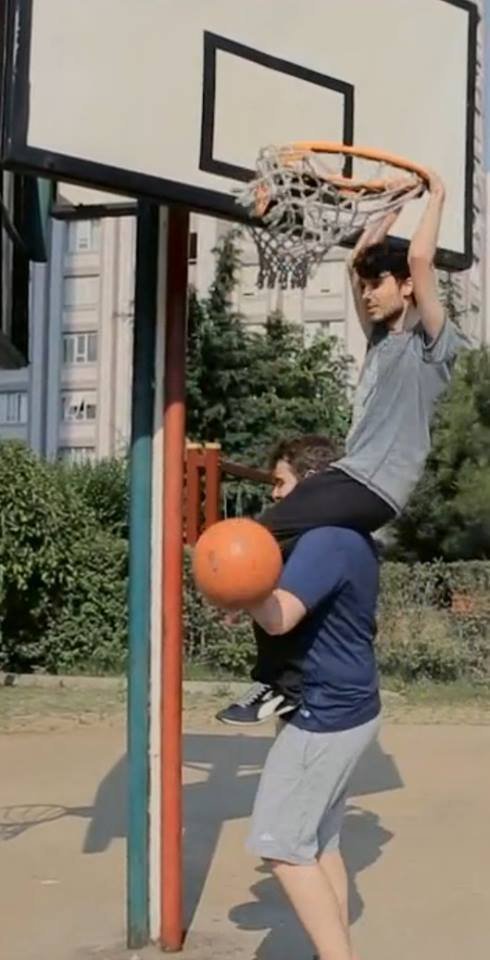 #benimiçinduo bundan iyisi varsa şöyle alalım <a href="/KillerEslol/">Arda</a>