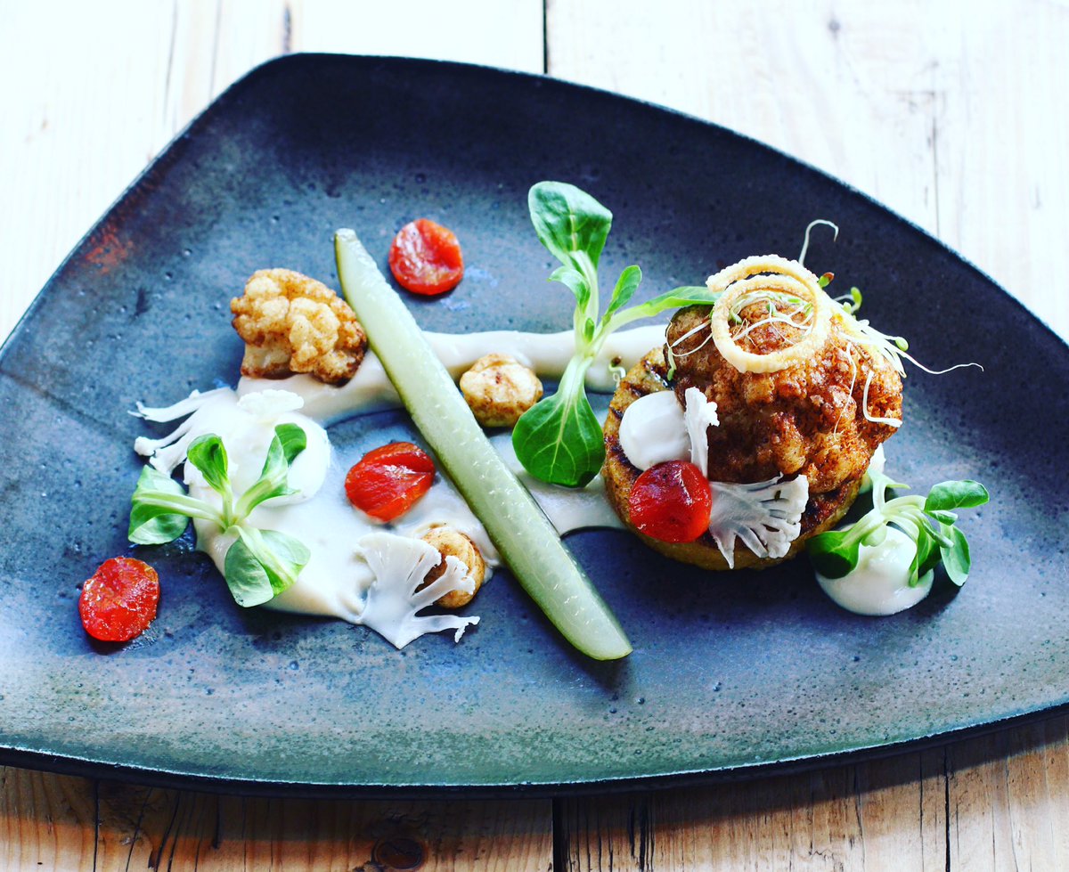 Salut_London's tweet photo. New #vegetarian dish from our #springmenu2017 ... 😋... Cauliflower, Polenta, Smoked Yoghurt &amp;… https://t.co/ObfAaItjs4 #dinnerdate #Foodies https://t.co/kOLzQplZO4