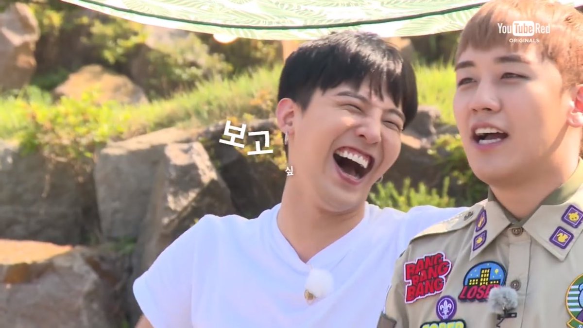 なつみ지용 超浮上 ジヨンの笑った顔大好き 口を大きく開けて歯を見せて 笑う所が可愛いんだよね ジヨンの隣にスンリがいる にょんとりだ