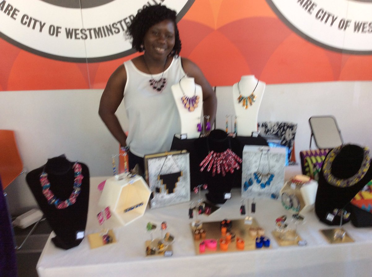 FearlessStepsCD's tweet photo. @BrainAppeal @ConsciousVibesM a great team and impressive businesses. The work shops were brill .The lucky raffle winner #fearlesssteps https://t.co/MSwwY6dq1l