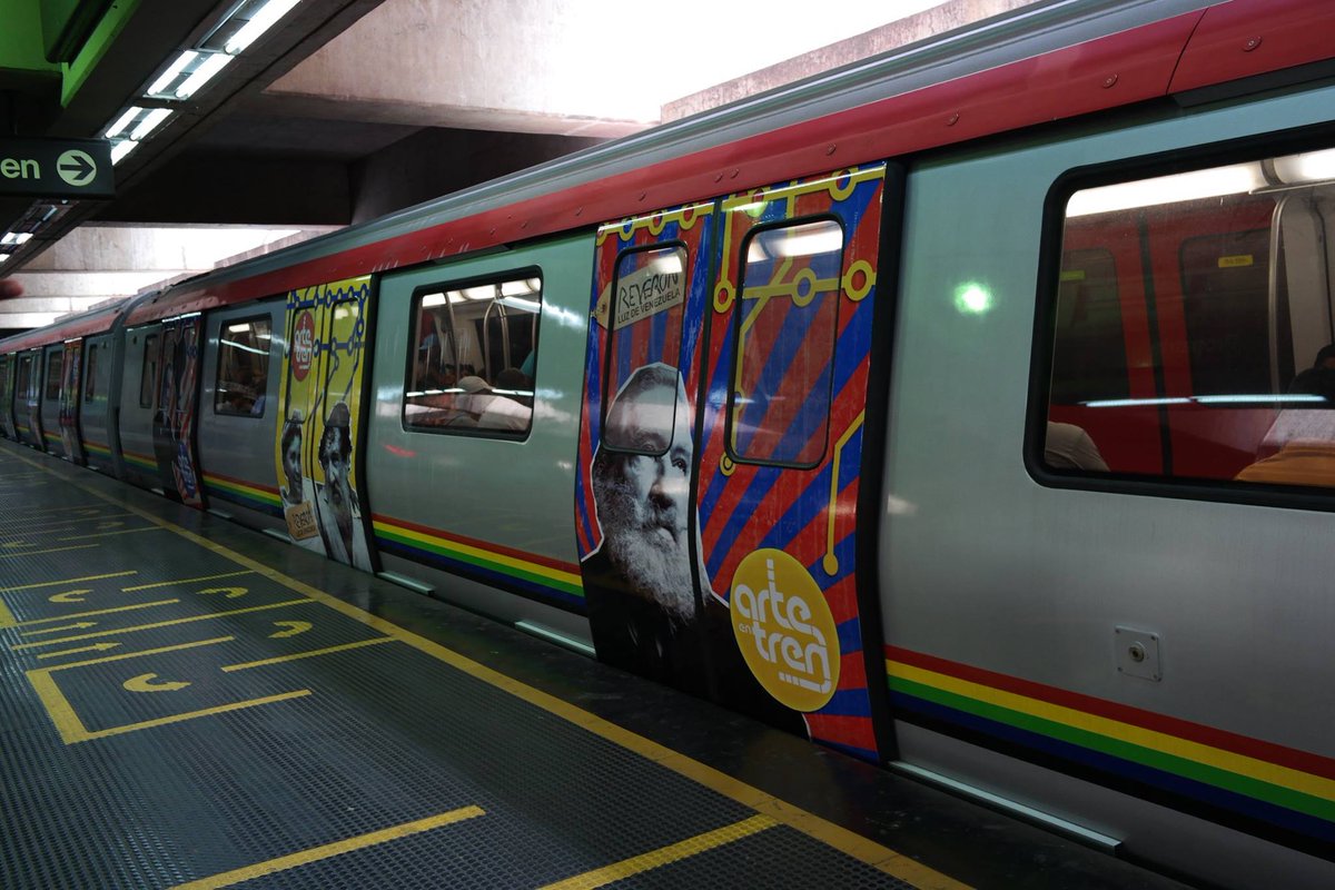 FMCenterNoticia's tweet photo. #ÚltimaHora @metro_caracas cerró 21 estaciones "en resguardo de personal e instalaciones" https://t.co/7INrCidKje https://t.co/uVZyUkGZPS