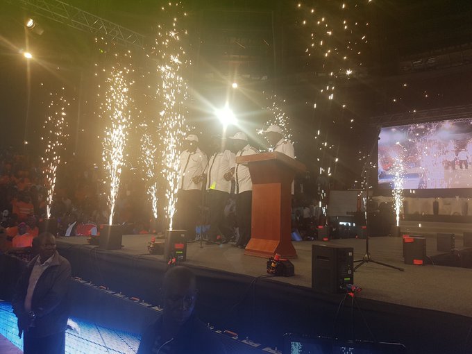 View image on Twitter