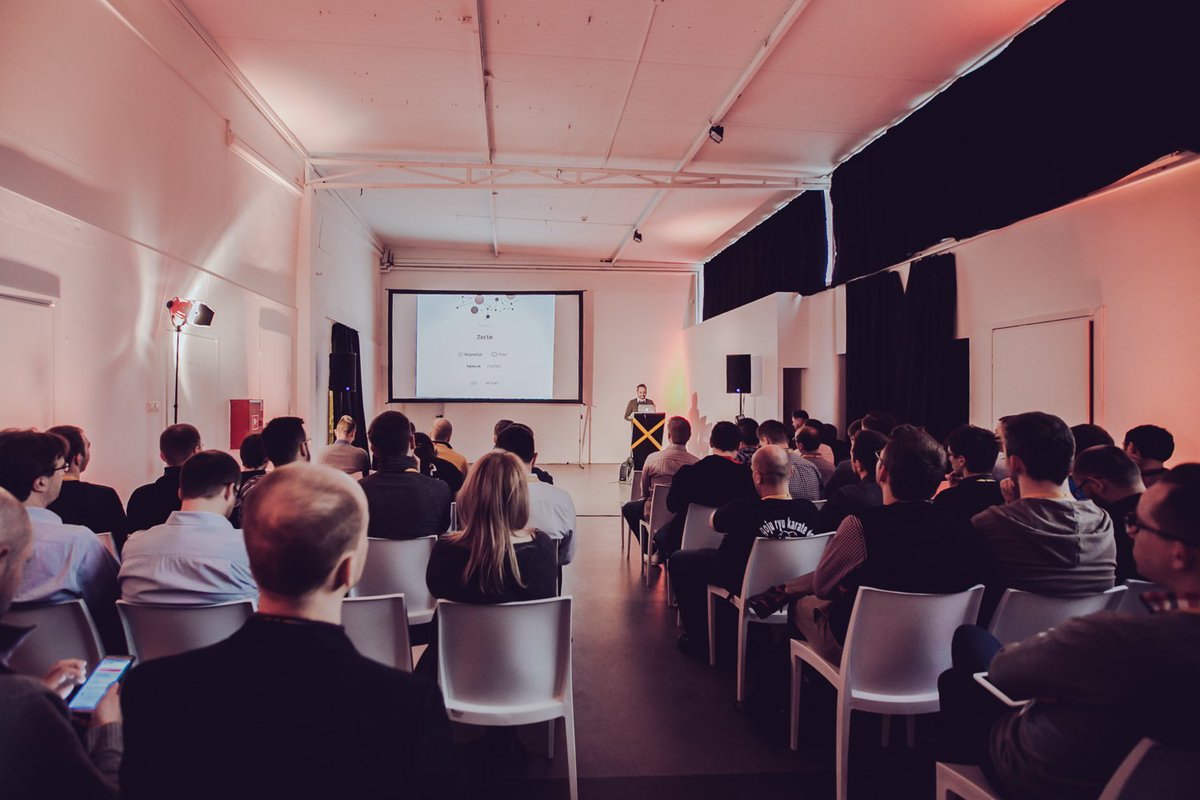 infraXstructure's tweet image. Zaczęliśmy #infraXstructure2017 - rozmowy o Data Center i Cloud w gronie specjalistów mode: on!