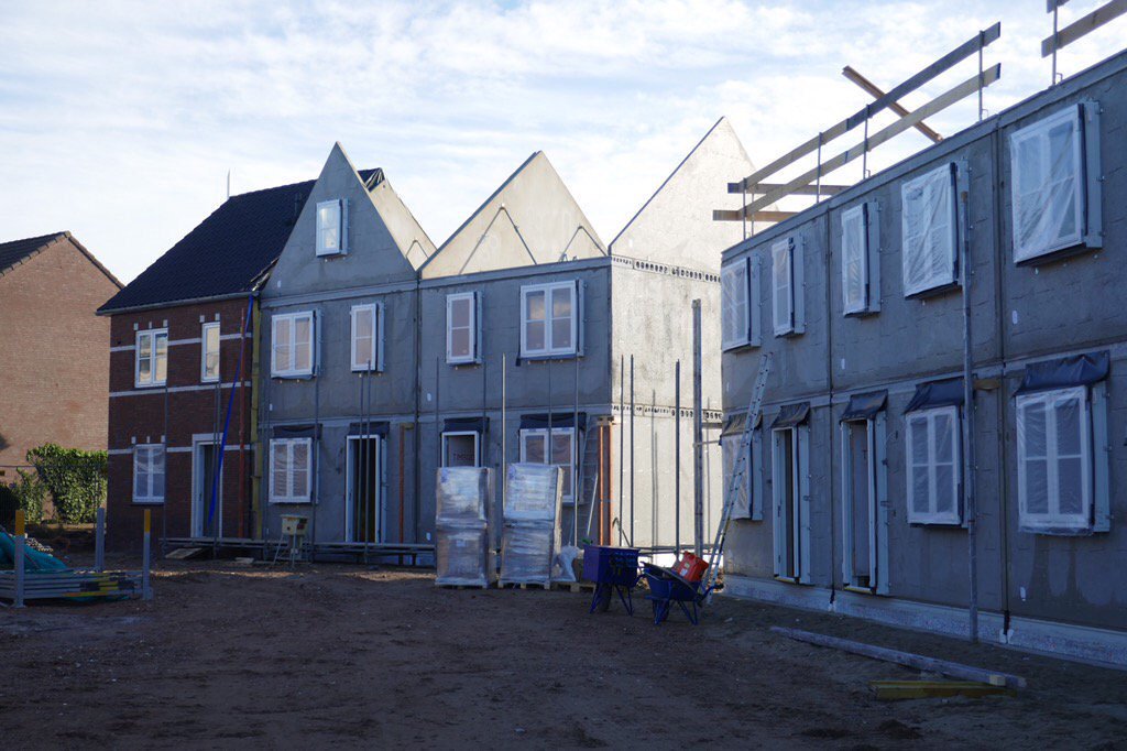 RafaellaBroft's tweet photo. @Trebbe1911 greep eind 2016 de kans om met 1 woning een experiment uit te voeren. De video: https://t.co/W5acl5eAx6 https://t.co/jNdvUHgsat