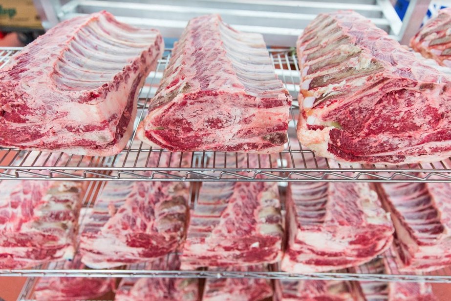 CapitalMeatCo's tweet photo. #NoFilterNecessary #localfarm ready for the dry age room! #capitalmeatco #shenvalley #local https://t.co/33RNov3ZJv