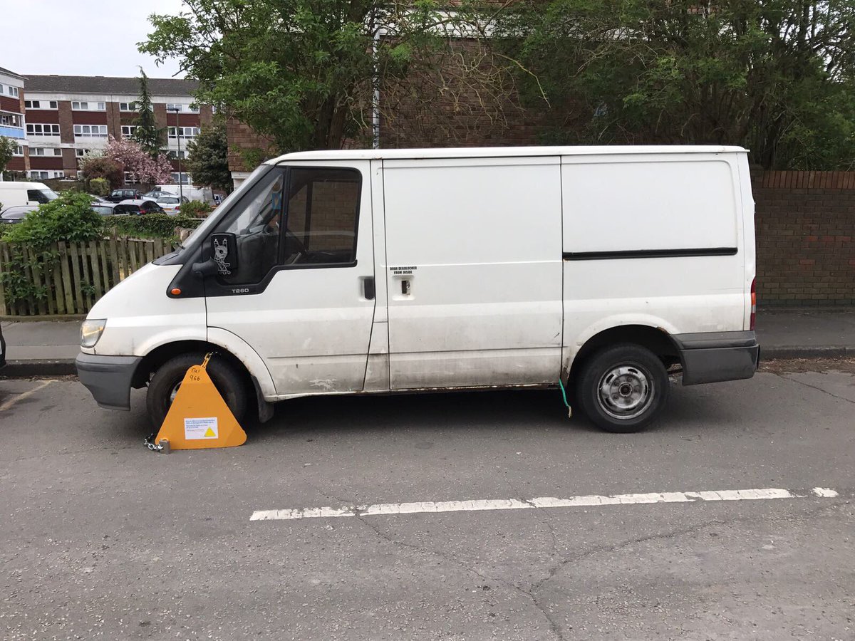 Police and dvla clamped 12 vehicles in #crayvalleyeast today