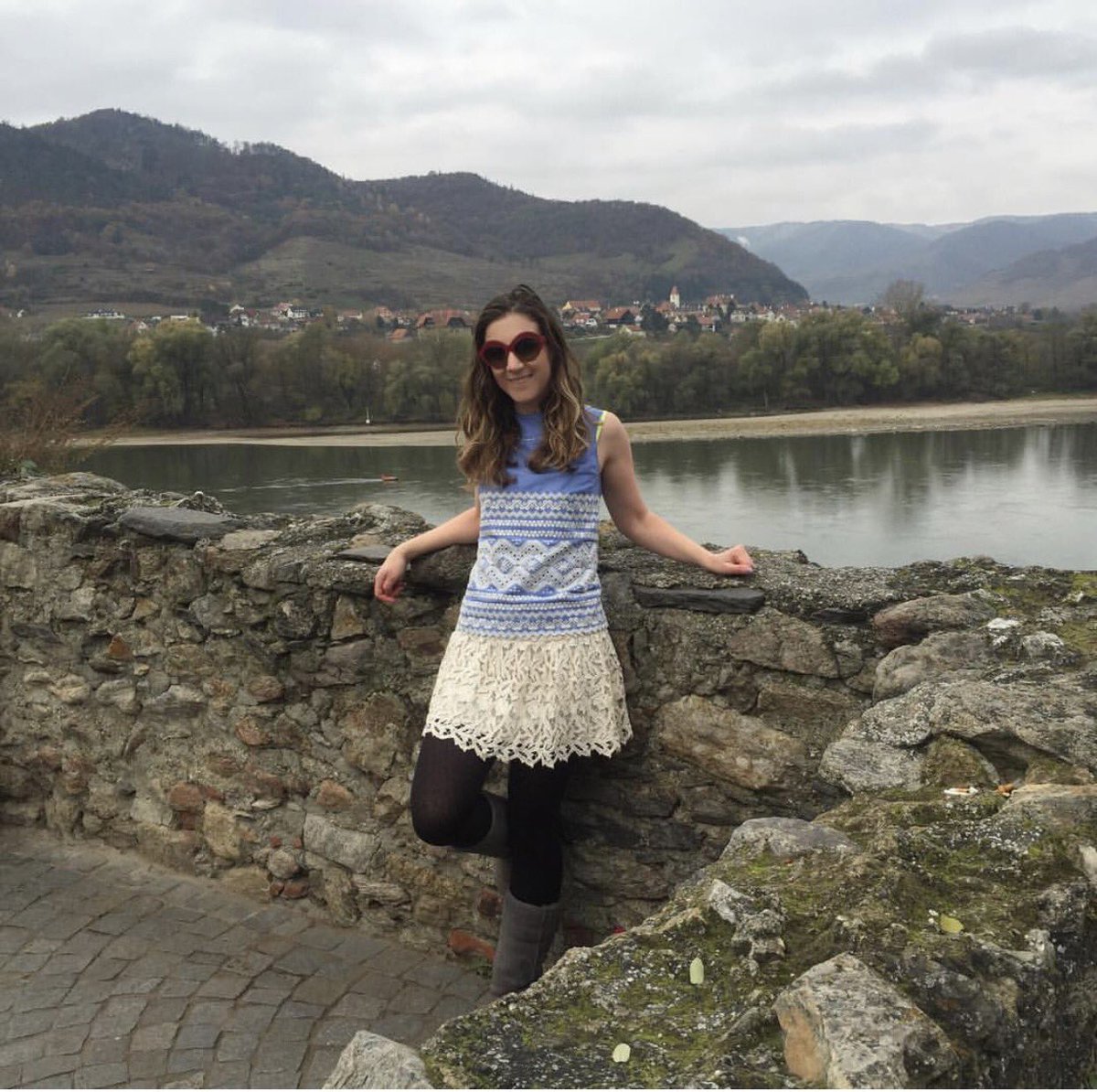 AdventurePretty's tweet image. A4 beautiful mountain views thruout #wachauvalley in #austria. Incl historic town of #durnstein! :) #jachat