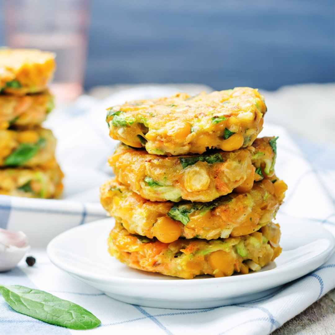 KitchenOnFire's tweet image. Vegetarian &amp;amp; vegan meals are elegant &amp;amp; simple to make. Tomorrow's #AskAChef segment will answer your veggie questions. #CommittoCooking