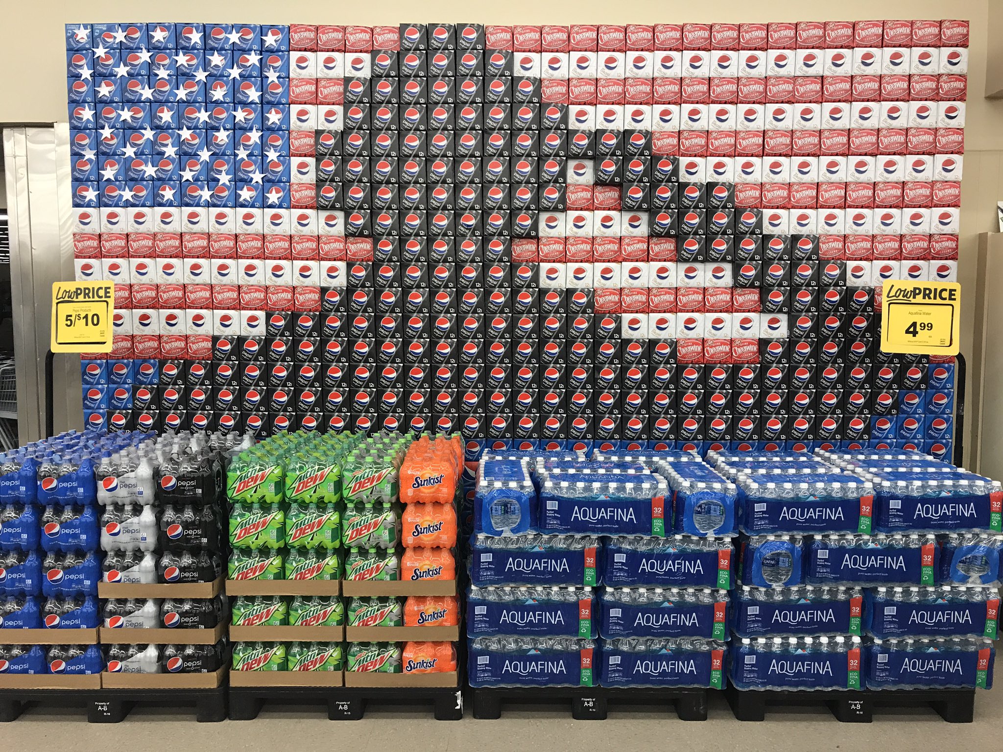 Stack-Cup USA on Twitter: "Awesome POS display by @pepsi and @FoodLion  https://t.co/fKBV2Qrtjj" / Twitter