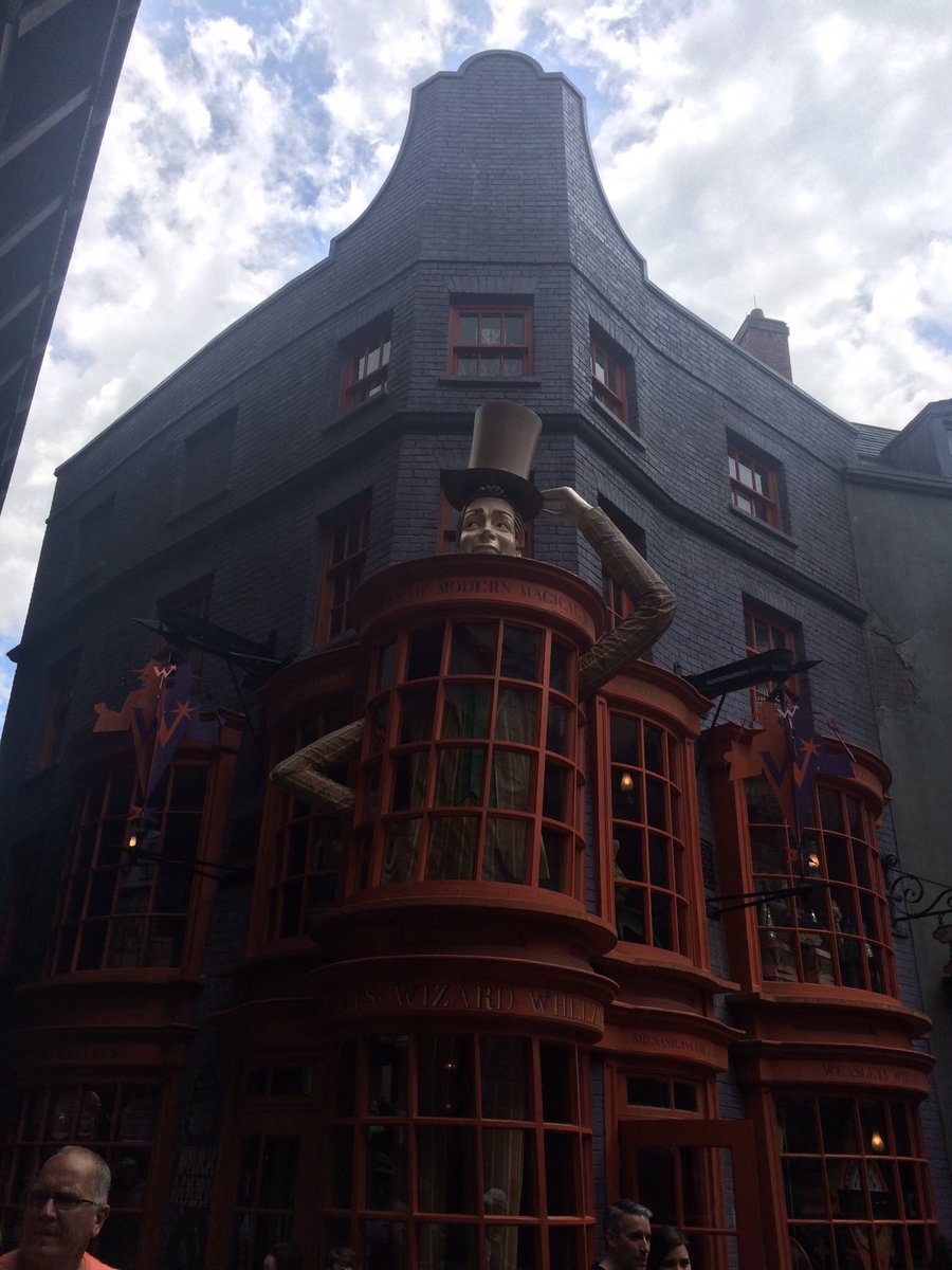 mssmalfoy's tweet image. Это просто потрясающе😍❤️ и не говорите,что не хотели бы туда

 #ФайнисФолловитКаждого