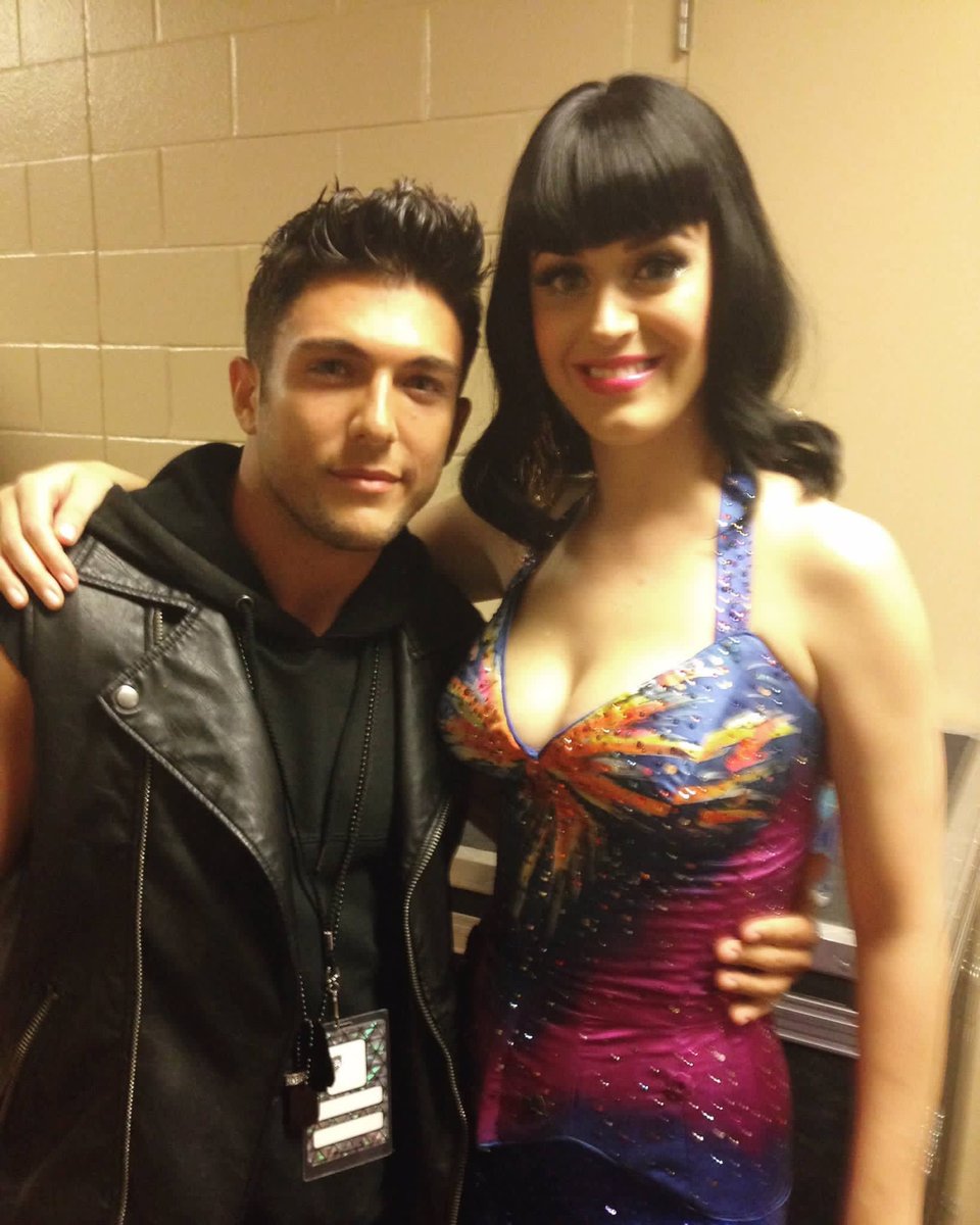fjzulferino's tweet photo. i want to be remembered as a great entertainer !! nobody ever forgets how great @katyperry's halftime show was. #ThursdayThoughts #tbt https://t.co/V1HJATRsst