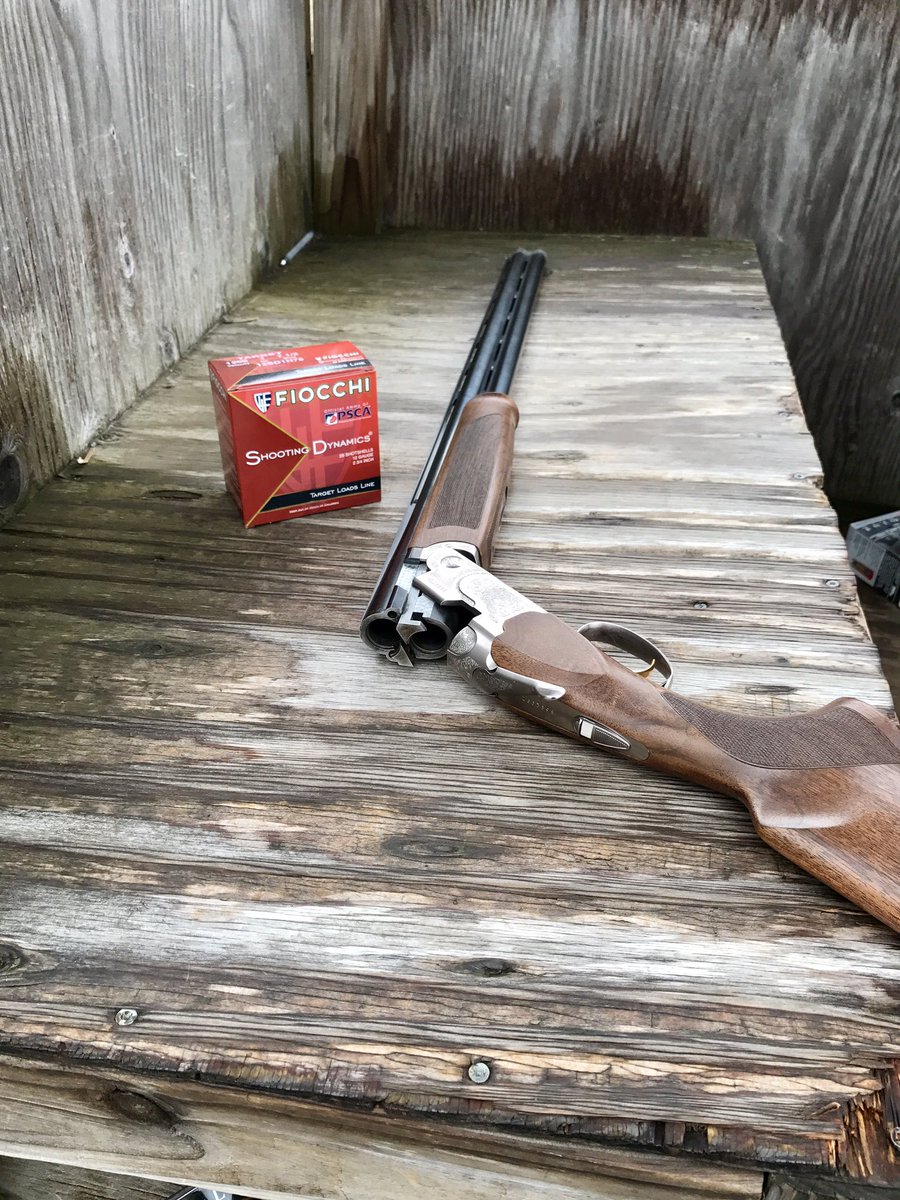 alirob1993's tweet photo. Gone shooting! 🇺🇸 #USA #NewYork #Yaphank #LongIsland #Beretta https://t.co/Ihzz2oMXWr