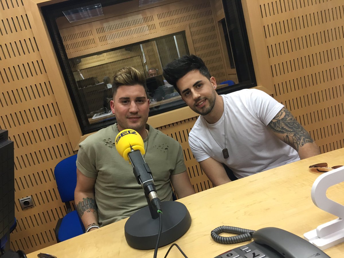 #LaVentana Fiestas de Primavera, ¡en marcha! Nos visita @AvozOficial #ConciertoDial 1.260 OM, radiomurcia.es y dispositivos móviles.