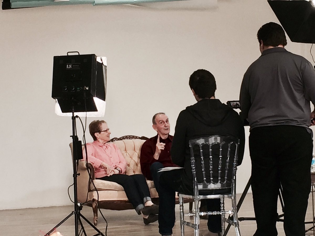 En 1961:le coup de foudre pour Jean-Claude et Monique 😍les plus belles histoires par les plus beaux couples franco-ab. #htbfab <a href="/OptikLocal/">Helen Rollings</a>