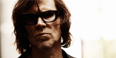 Mira "Beehive", el nuevo video de Mark Lanegan ow.ly/utYP30b1DwW