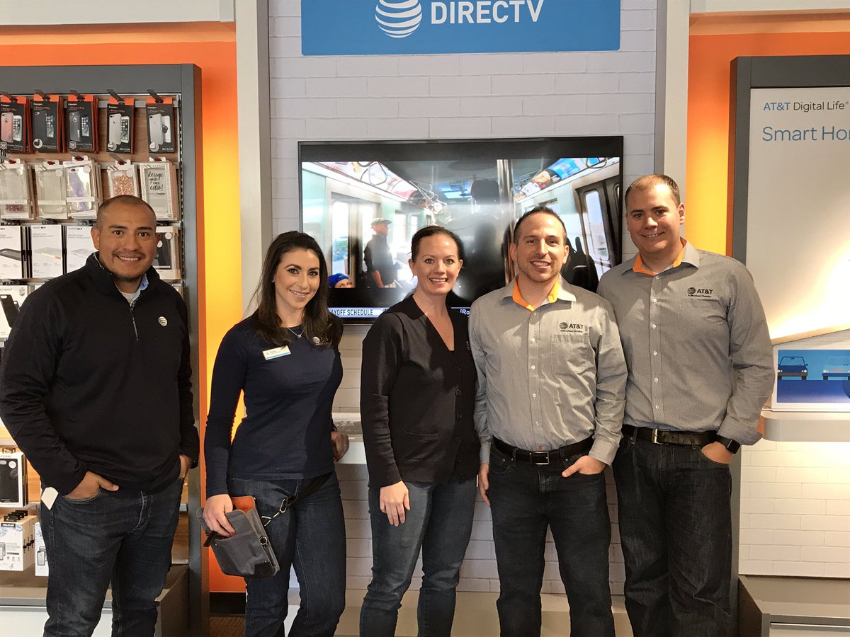 tdstoke's tweet photo. Thanks @eyesonJo and Robert for a great visit in Southlands! By working together, #RMRwins! @aharris_att #WeAreRMR https://t.co/aWSmB5wbH7