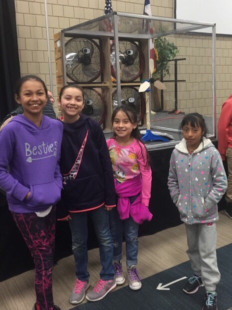 4thIrvHawks's tweet photo. Testing blades at WITCC. #KidWind https://t.co/lLwoSiD77C