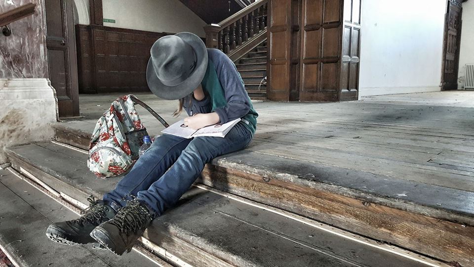 debby_harland's tweet photo. @WalkingDead_AMC @Lilyannstubbs Rocking the #Carl Look on set in #Wales skinning rabits, dead bodies &amp; weapons. Nailing it! @mrjamesnunn https://t.co/0hDLpbYRWm