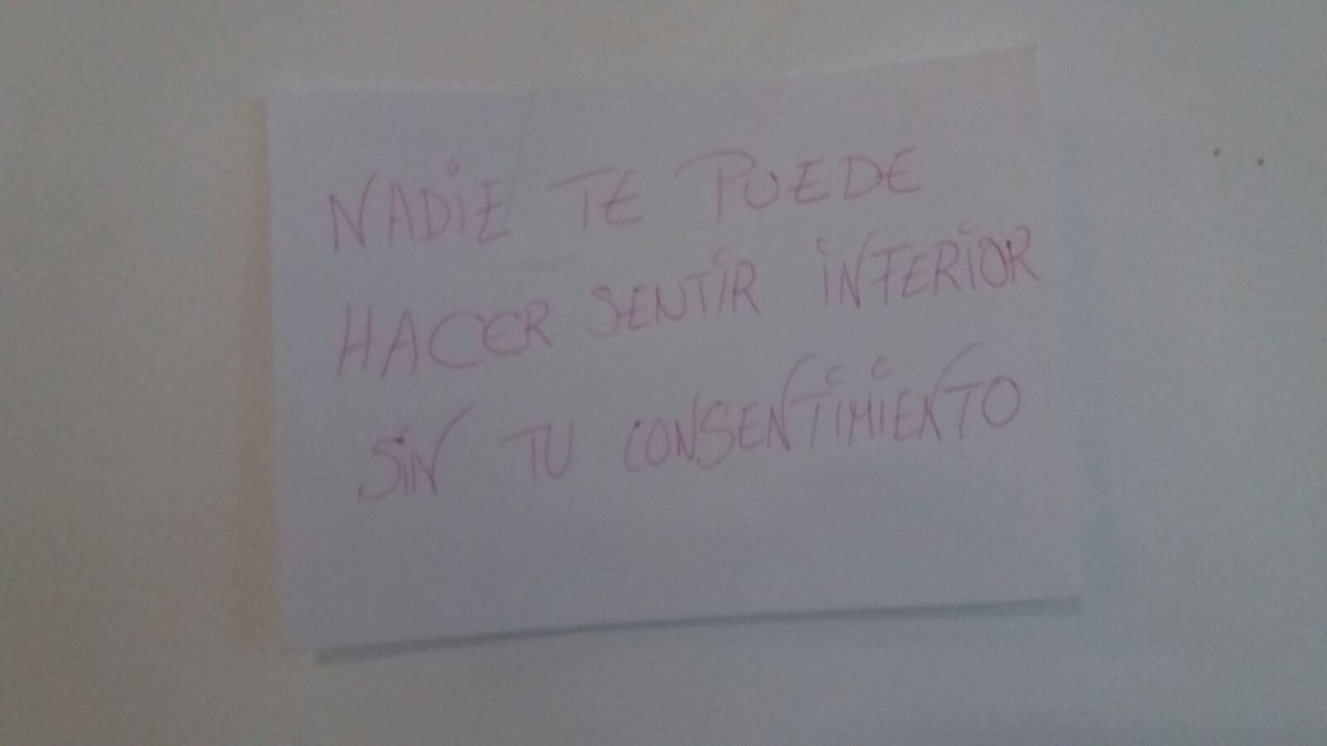 laumarbar's tweet photo. #TodosContraElBullying @LolaDaz https://t.co/n3hIAhA3dR