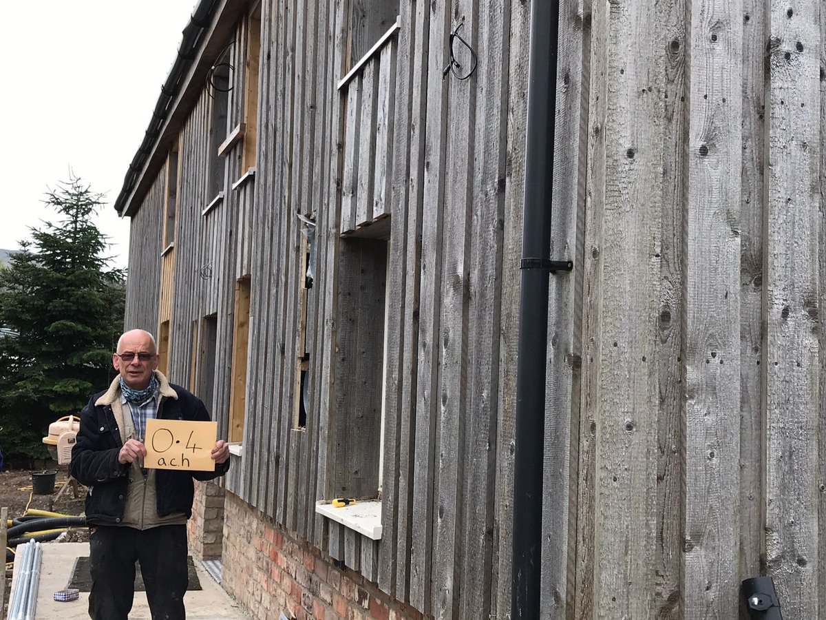 weare_21degrees's tweet photo. Congrats on a fantastic barn retrofit airtightness result to our evidently delighted selfbuilder client Pete Smith - 0.4 ach/ 0.49 air perm! https://t.co/pp7PodEx3h
