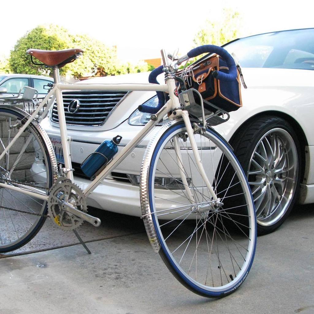 Something I built from ground-up a while back. A Schwinn Voyager restored in Lexus Crystal White Pearl 062 color. … bit.ly/2pGwly7