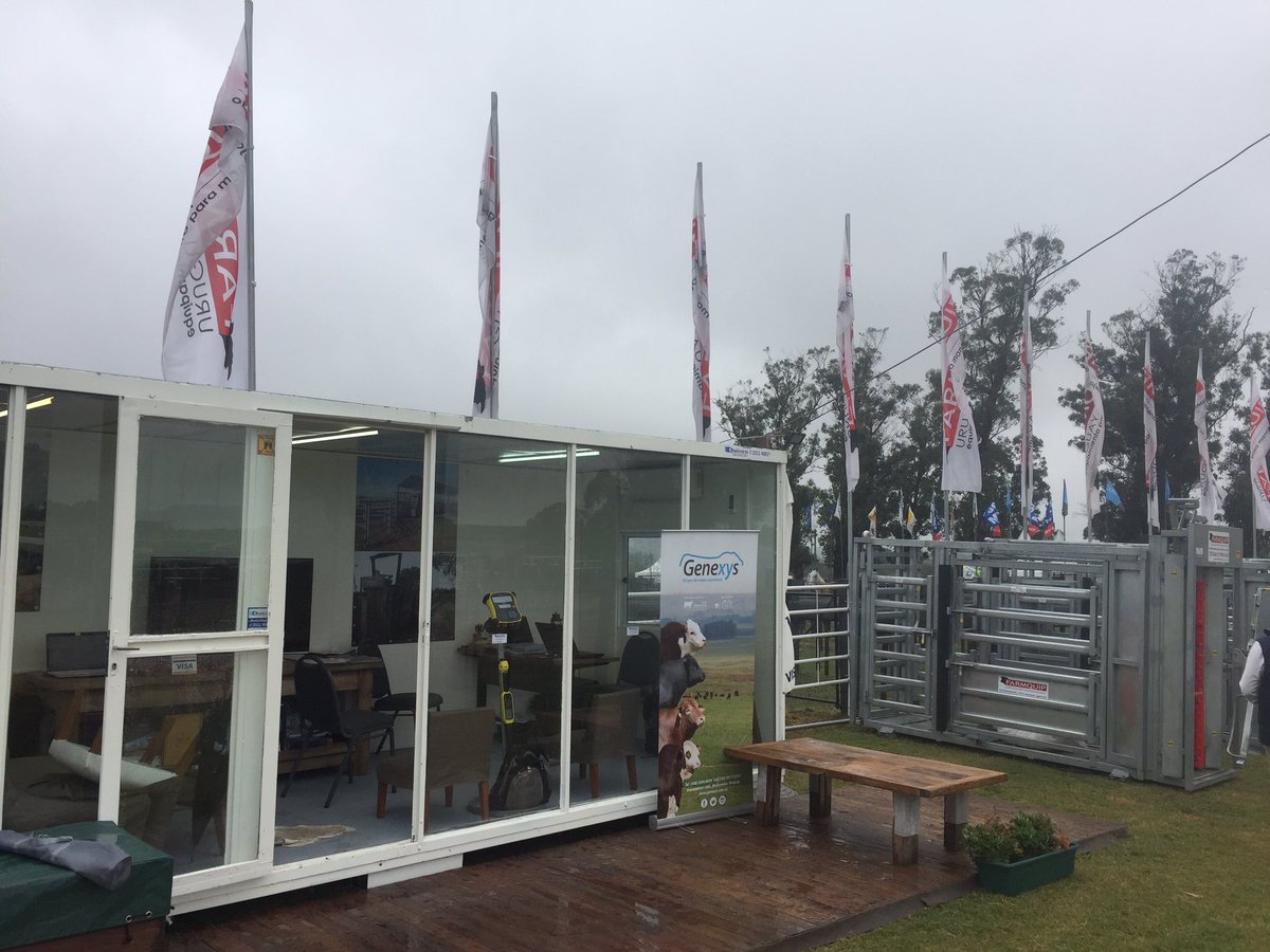 Genexys_uy's tweet photo. #genexys junto #farmquipuruguay en una nueva #expomelilla https://t.co/AM6qt7VlMk
