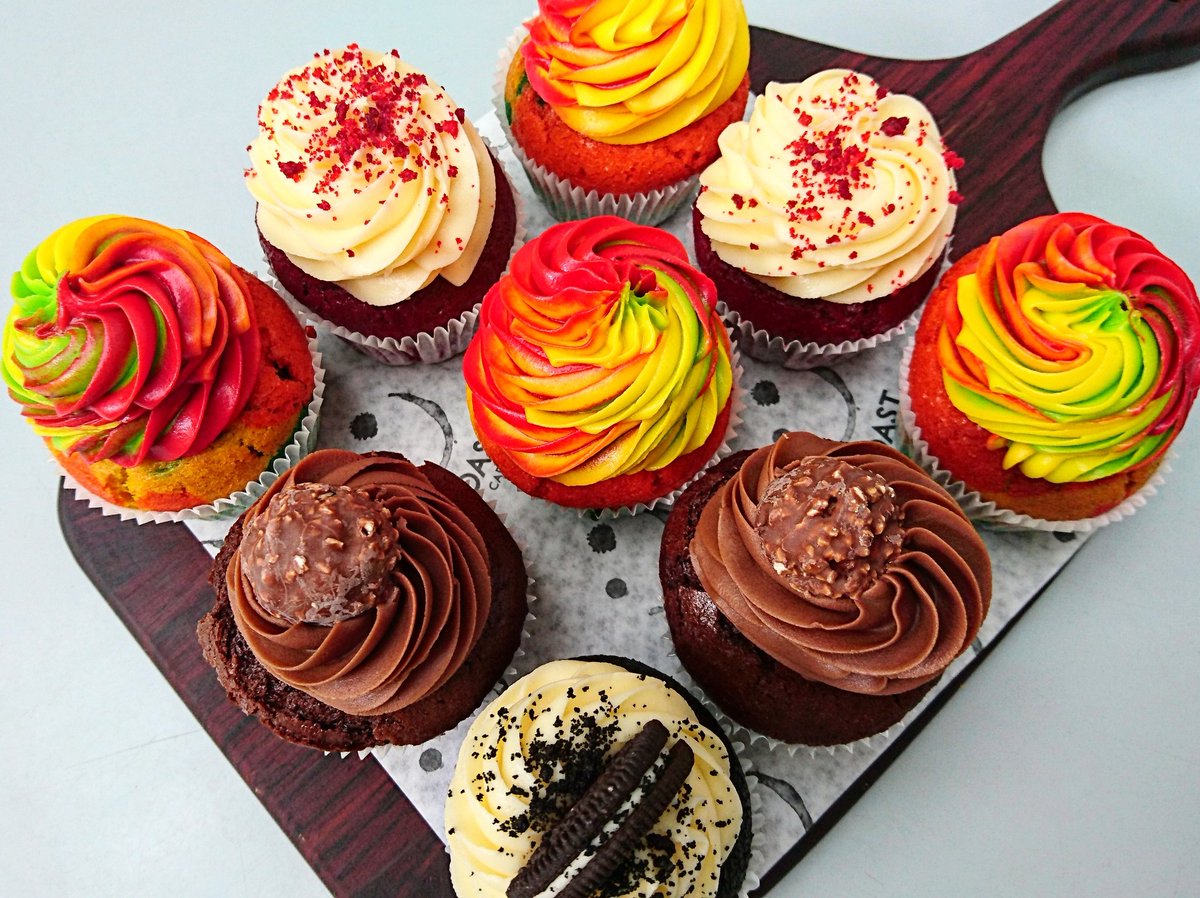 Cupcake, anyone? Well, if these are anything to go by, we would take them all! You need to try one of these! 😍 #RoastHappiness