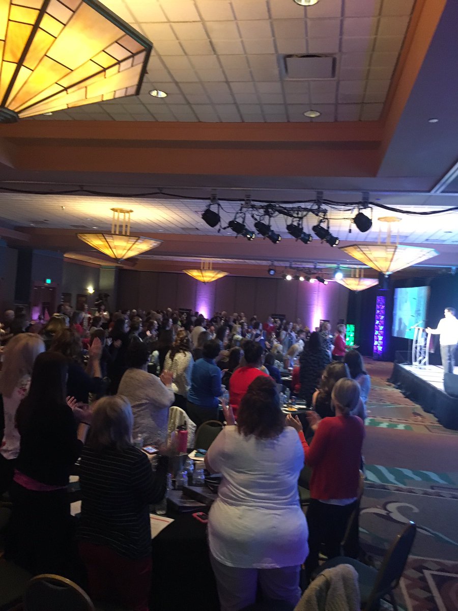 PeeblerD's tweet photo. 220 people pumped to start the Catalyst Conference this morning! #2017Catalyst https://t.co/PE4W0sjSXn