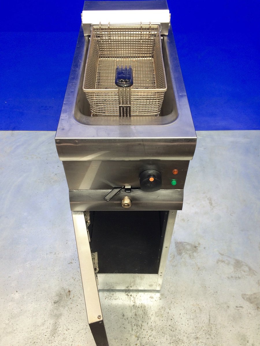 Cleanstartltd's tweet image. JUST SOLD! A Lincat Opus Fryer - fully reconditioned and cleaned by the team. More in stock #UKCatering #CateringEquipment