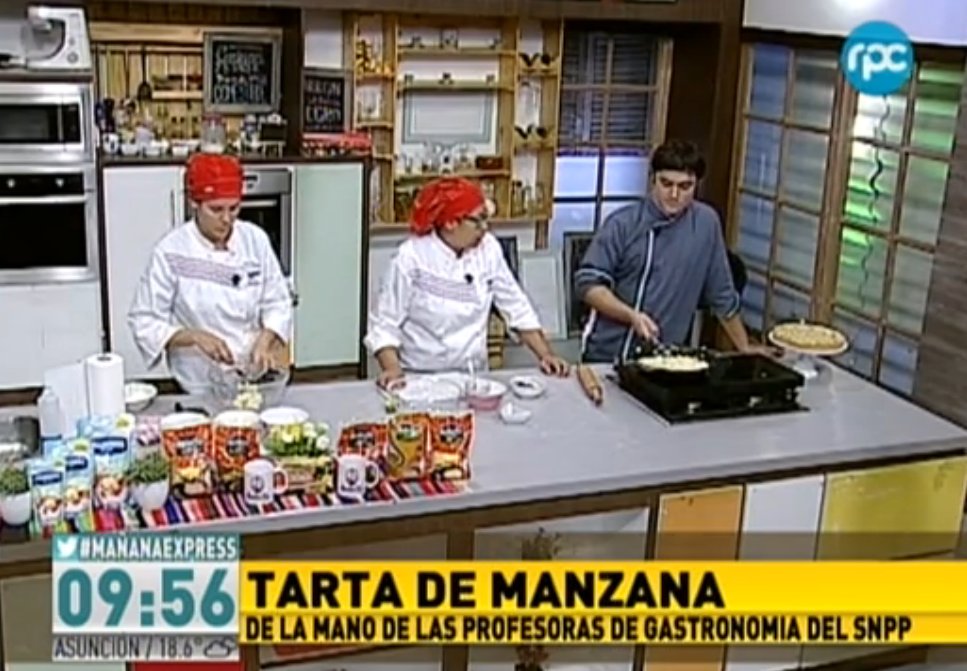 expresspy's tweet photo. Sumate que seguimos en #MañanaExpress, preparando el postre más rico 😍 con las profesoras de gastronomía del SNPP 😊✌️ https://t.co/LfmhwZQXmv