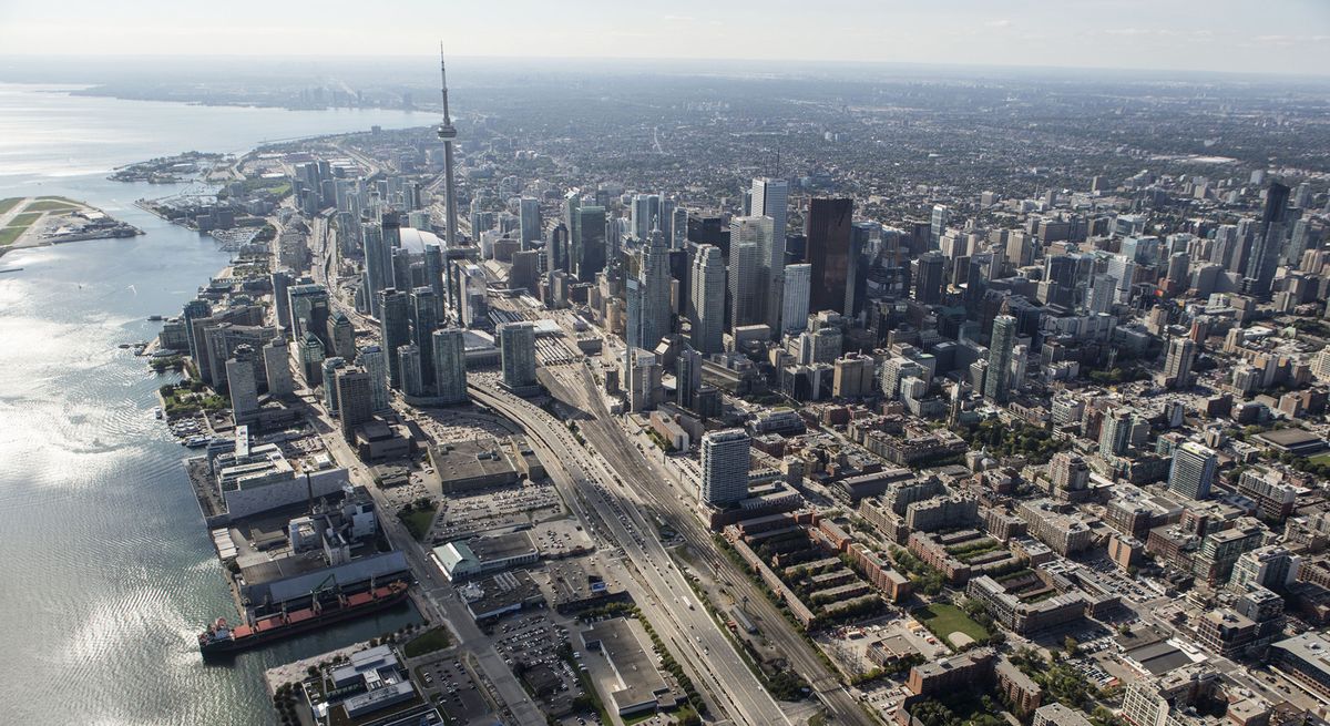 business's tweet photo. Ontario imposes a foreign-buyers tax and expanded rent control in bid to cool Toronto housing https://t.co/vcJJQgwKtT https://t.co/iig2PAtHI0