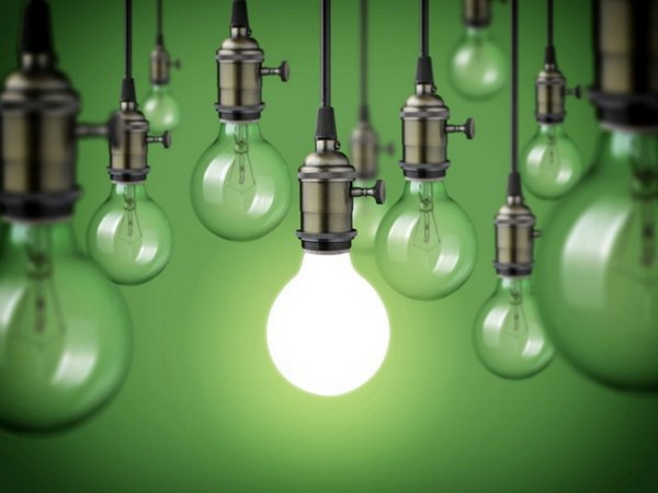 BeLeaderly's tweet photo. What’s the difference between a leader and a manager? It all comes down to these 5 key distinctions. https://t.co/8VjbKg2w4T https://t.co/vUEorLVNei