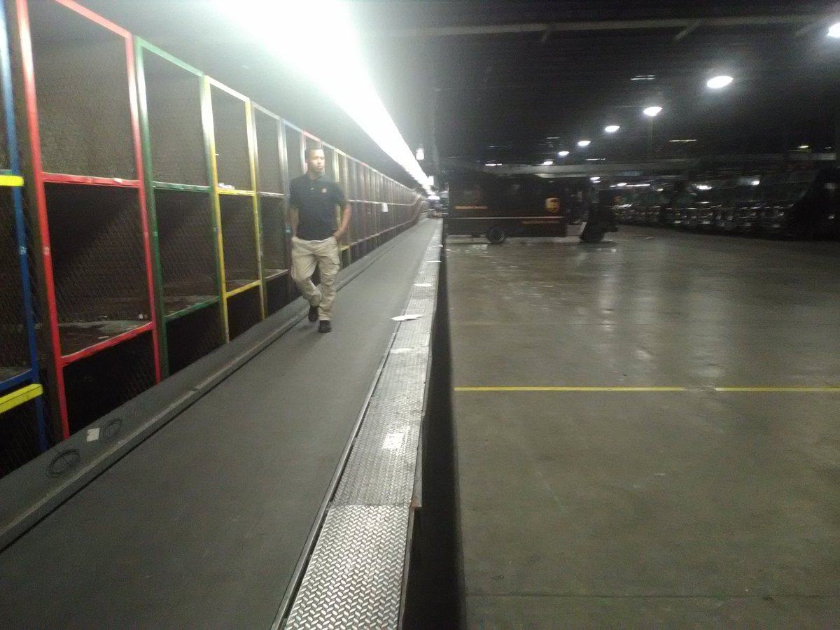 RobertBS1982's tweet photo. Sweetwater Aldine boxline 3 at 915 https://t.co/smVa90vci8