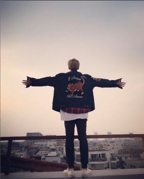 MANUNYA23012002's tweet photo. #HappyLuhanDay
С Днем рождения, наш любимый олененок! Мы тебя любим! Файтин! Оппа саранхе https://t.co/Yyrte3ew0v