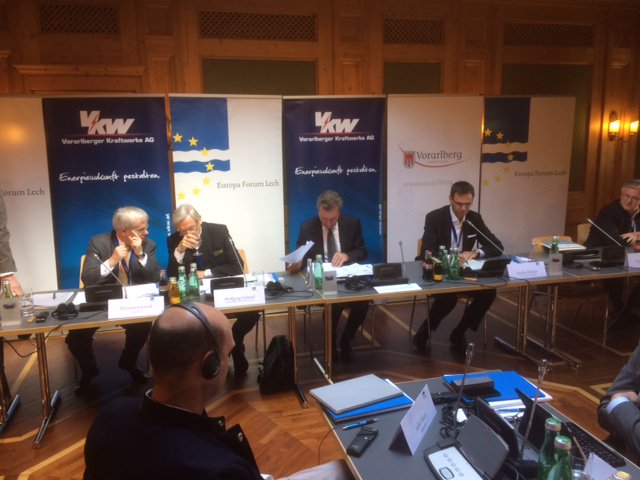GOettingerEU's tweet photo. Big data offers big opport. #health #banking: more efficiency &amp; cost reductions, ways to fund start-ups, patient/client focus #LechForum https://t.co/PflLvArVcB