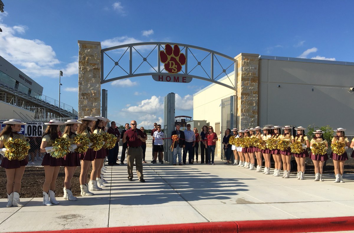 DSISD's tweet photo. Grand opening and ribbon-cutting on new Tiger Stadium was fun for all! https://t.co/6QSmdL049z