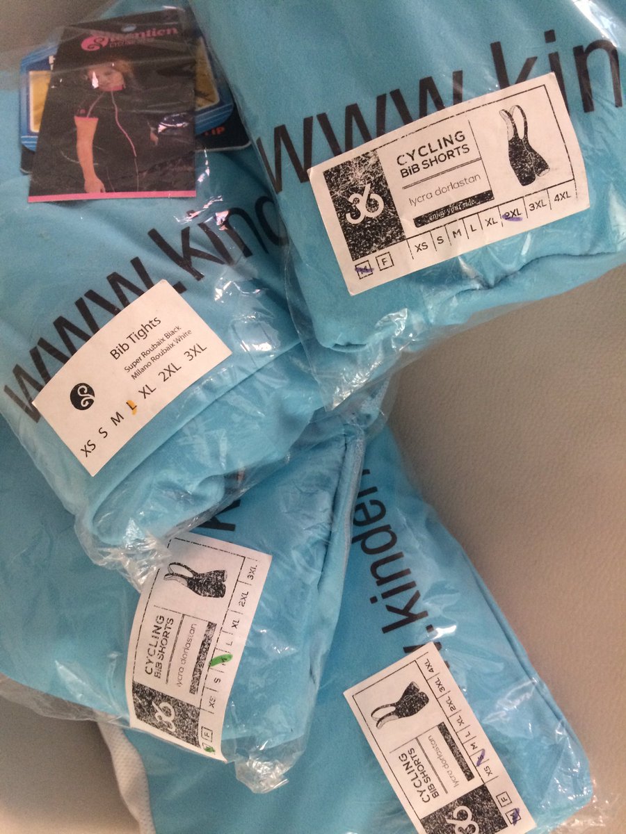 De <a href="/HomeRide/">Ride Or Stay Home</a> in vol tenue rijden? Korte broek in 1x S, M, L en XXL nog beschikbaar. € 17,50 per stuk. Alle vier kopen? Doneren wij € 17,50!