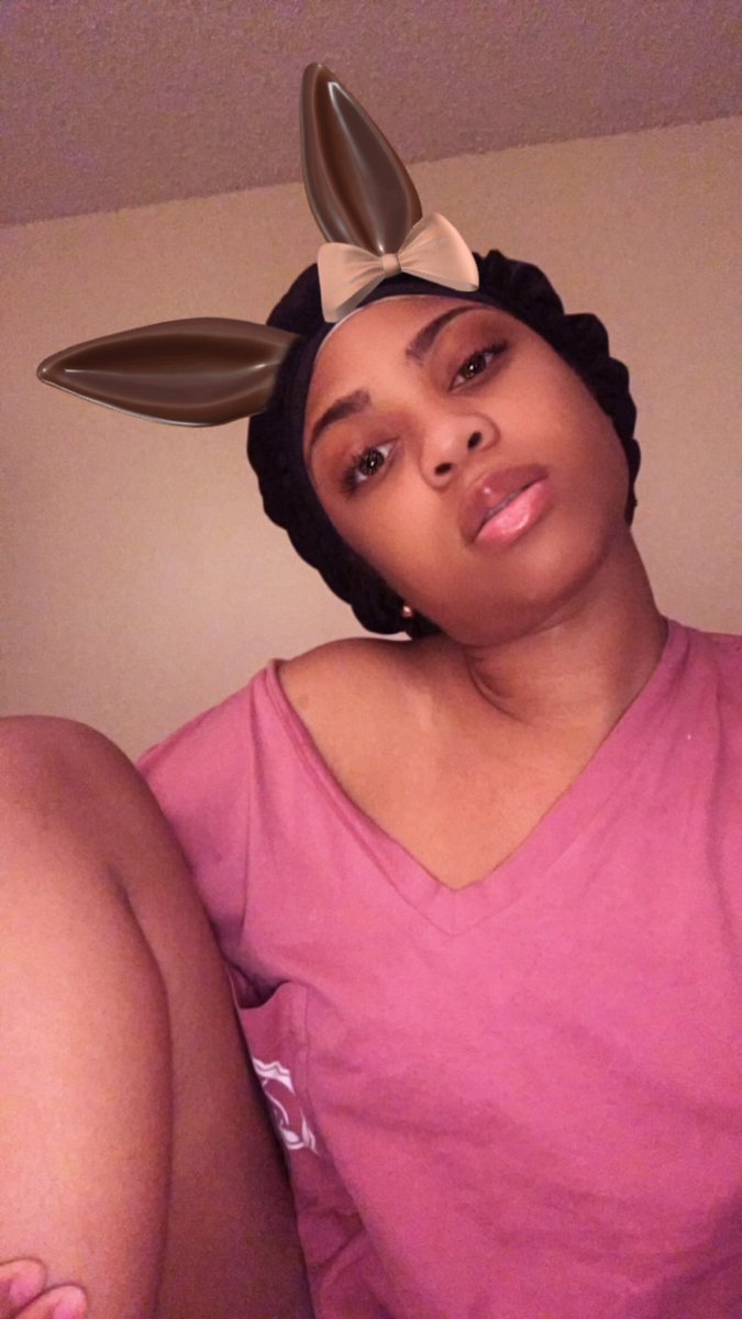 caatfacee's tweet photo. When Your Friend Give You Her Shirt And You Miss Her Ass 😩💜 @Jai_lovex https://t.co/BSnYpmwbqY