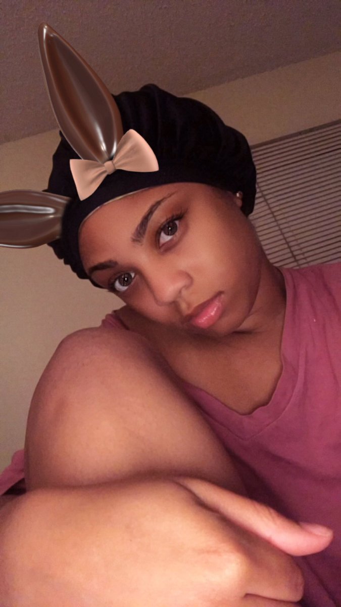 caatfacee's tweet photo. When Your Friend Give You Her Shirt And You Miss Her Ass 😩💜 @Jai_lovex https://t.co/BSnYpmwbqY