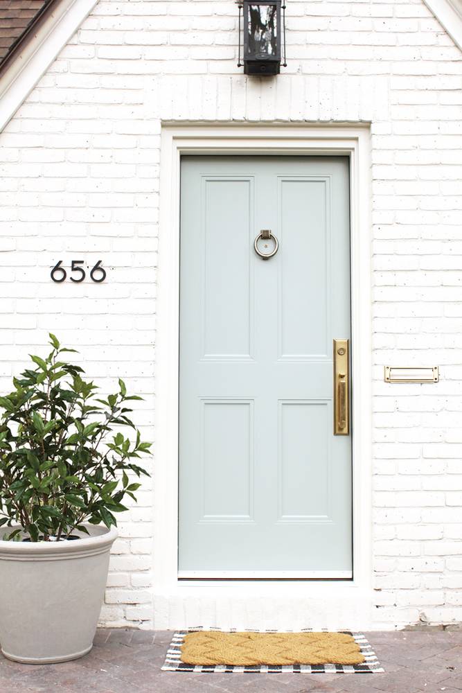 dominomag's tweet photo. A 1930s fixer-upper gets a much-needed makeover by @StudioMcGee: https://t.co/XGtWWfjMTn https://t.co/uacGvRgbNj