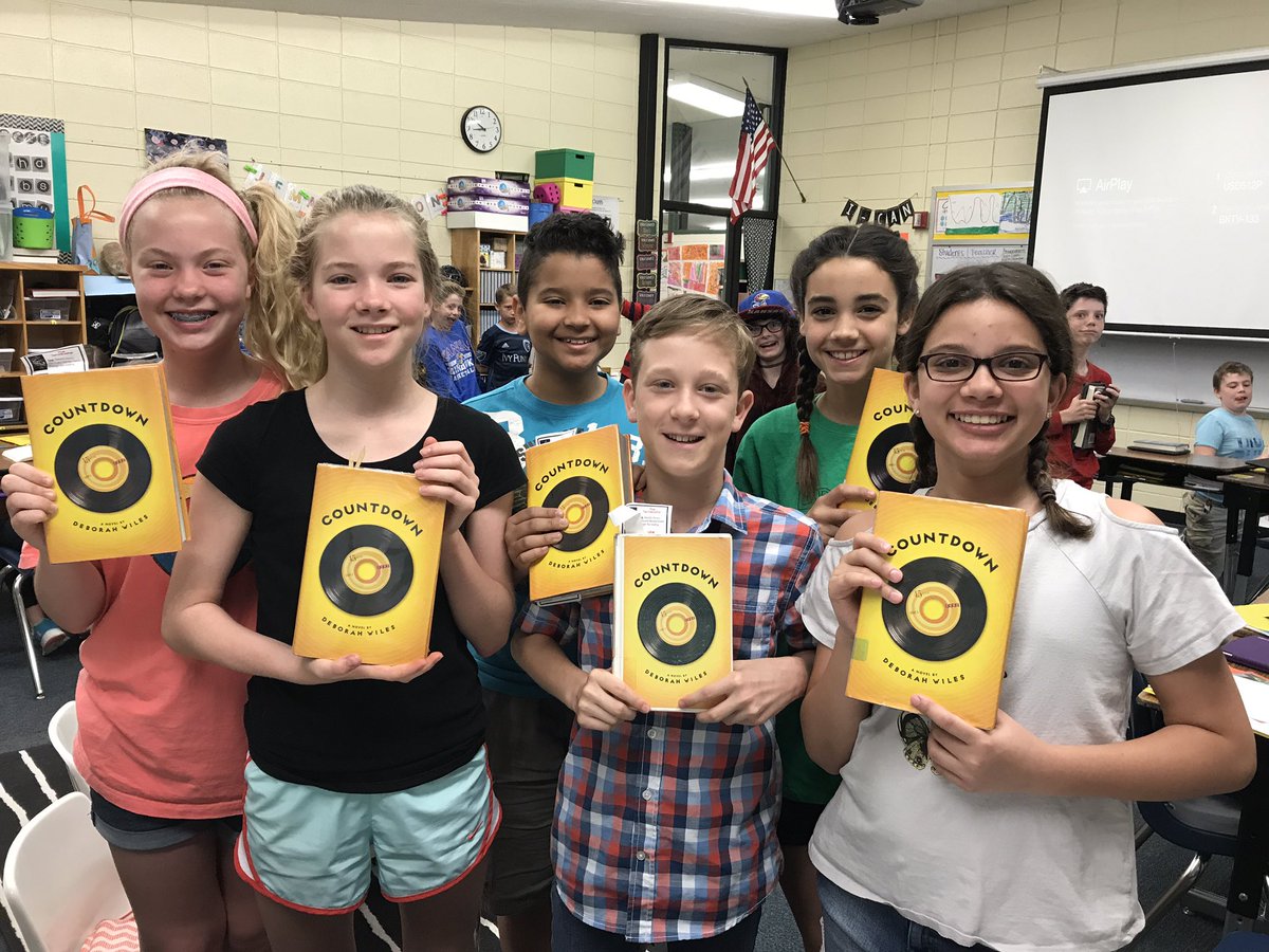 brookwood6th's tweet photo. These readers are loving their novel study over Countdown! I'm loving taking a back seat as they facilitate a meaningful book club meeting. https://t.co/4jt8lYCEbQ