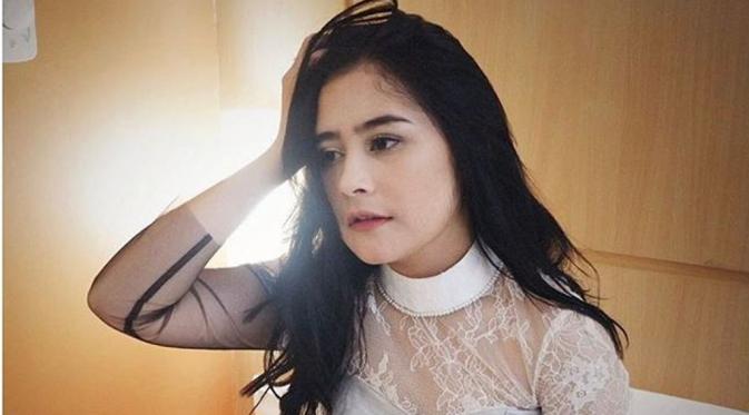 Lip6Showbiz's tweet photo. Kondisi Julia Perez Mengkhawatirkan, Prilly Latuconsina Kirim Doa https://t.co/Q6hnynXOLo https://t.co/0LG5GIfK3n